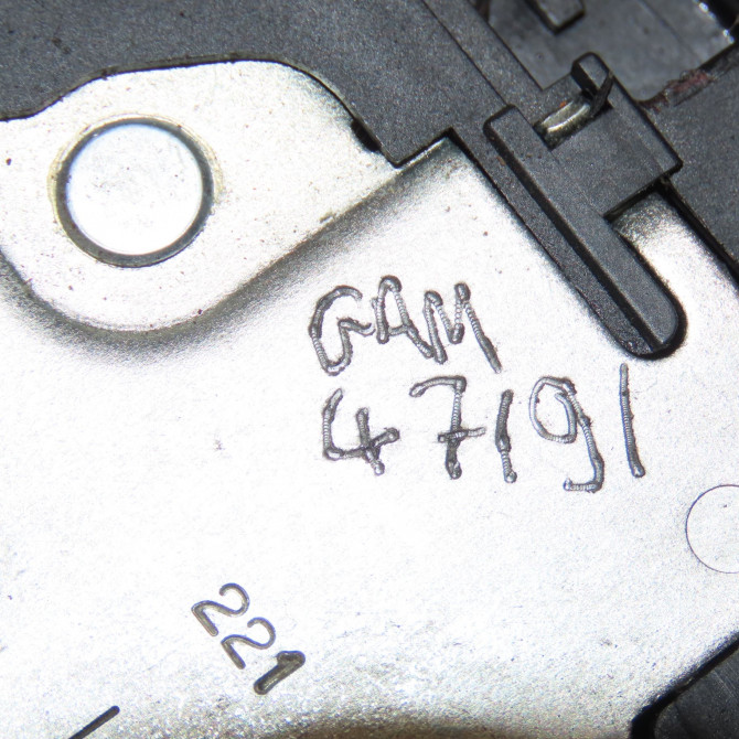 Serrure porte avg occasion  805035039R 7