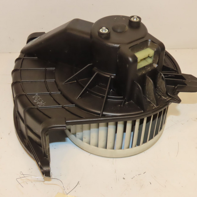 Ventilateur de chauffage occasion RENAULT MASTER III Phase 2 06-2014->... 2.3 DCI 145ch 7701068976 1