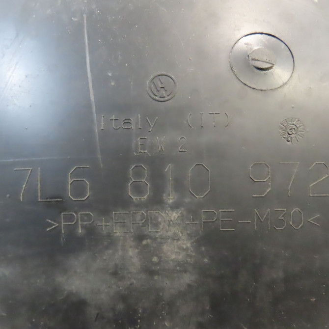 Pare-boue arrière gauche occasion VOLKSWAGEN TOUAREG I Phase 1 11-2002->12-2006 2.5 TDI 175ch 7L6810971A 3