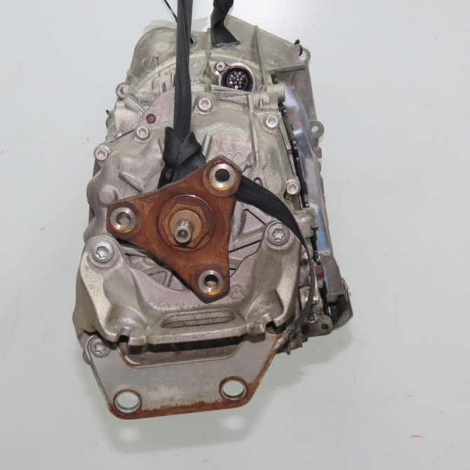 Boîte à vitesse automatique occasion B.M.W. SERIE 3 V CW300050M007 2