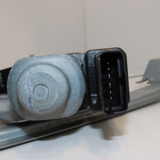 Mecanisme+moteur leve-glace ard occasion RENAULT SCENIC II Phase 1 03-2004->09-2006 1.6i 16v 8201010934 3