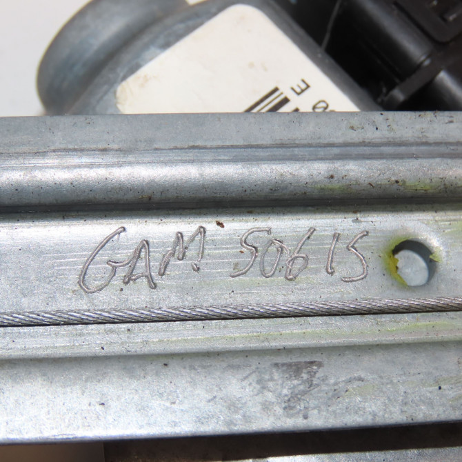 Mecanisme+moteur leve-glace ard occasion RENAULT SCENIC II Phase 1 03-2004->09-2006 1.6i 16v 8201010934 5