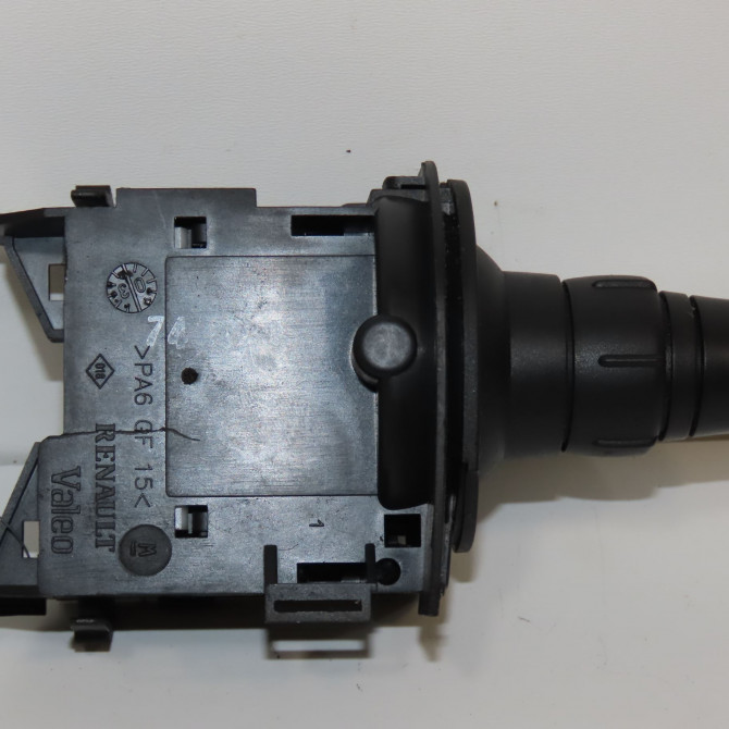 Commande clignotant occasion RENAULT SCENIC II Phase 1 03-2004->09-2006 1.5 DCI 100ch 7701060397 2