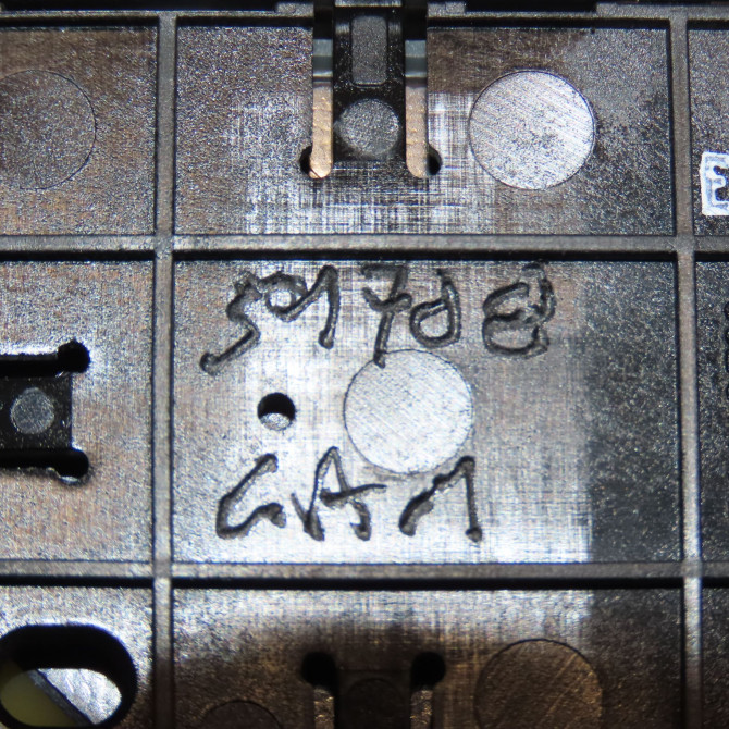 Commande lève-glace porte avant gauche occasion RENAULT SCENIC III Phase 1 04-2009->11-2011 1.5 DCI 110ch 809610016R 4