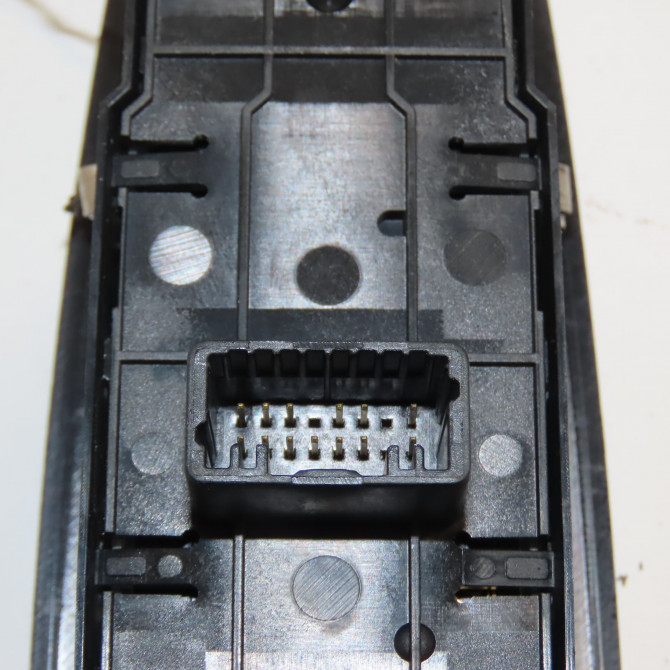 Commande lève-glace porte avant gauche occasion RENAULT SCENIC III Phase 1 04-2009->11-2011 1.5 DCI 110ch 809610016R 3