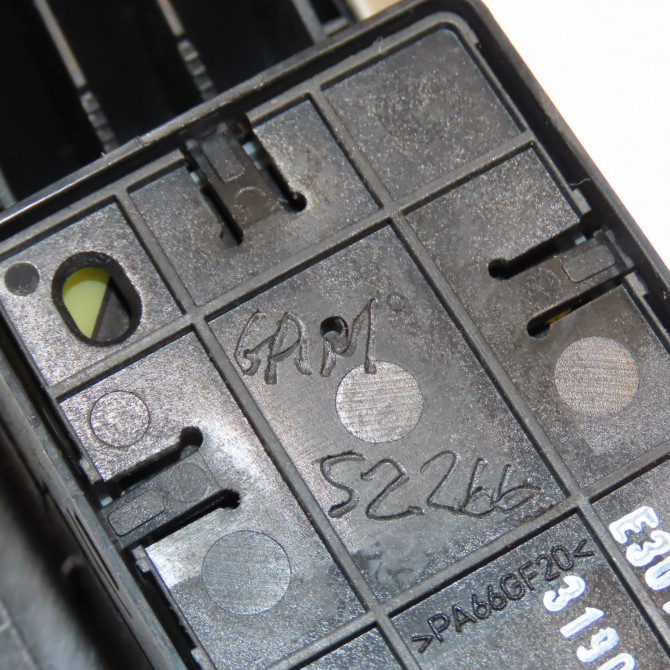 Commande lève-glace porte avant gauche occasion RENAULT SCENIC III Phase 1 04-2009->11-2011 1.5 DCI 110ch 809610016R 4