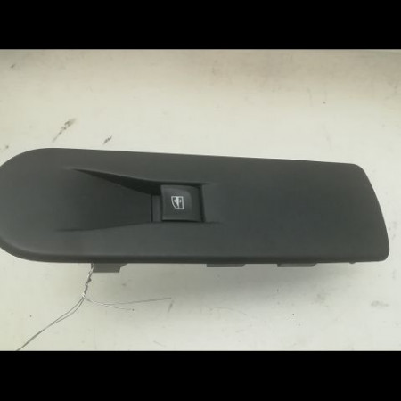 Commande lève-glace porte avant droite occasion RENAULT CAPTUR Phase 1 02-2013->... 0.9 90 ch 254218614R