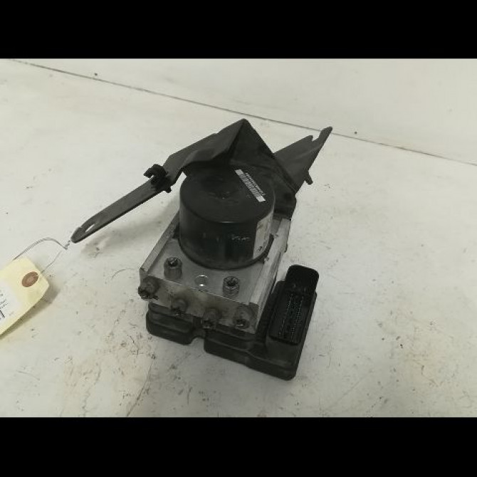 Unité hydraulique ABS occasion RENAULT TWINGO II Phase 1 06-2007->11-2011 1.2i 16v 75ch 8201078284 1