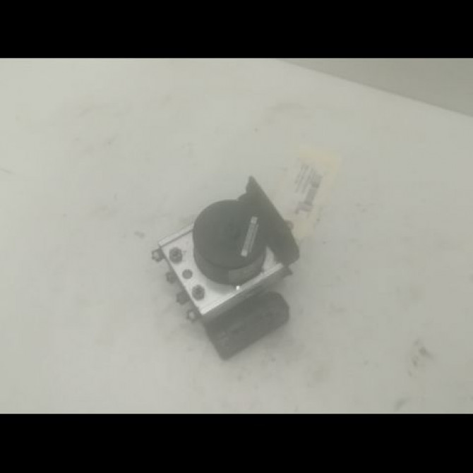 Unité hydraulique ABS occasion RENAULT TWINGO II Phase 1 06-2007->11-2011 1.2i 16v 75ch 8201078284 2