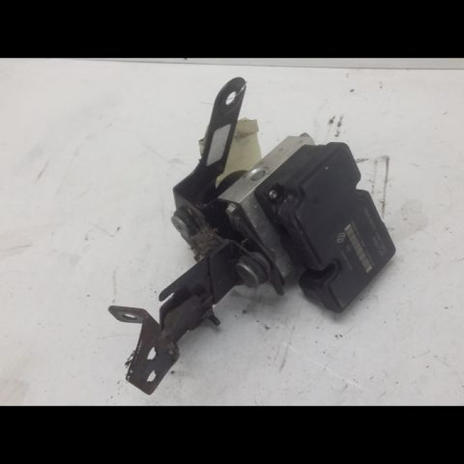 Unité hydraulique ABS occasion RENAULT TWINGO II Phase 1 06-2007->11-2011 1.5 DCI 65ch 8201078284 2