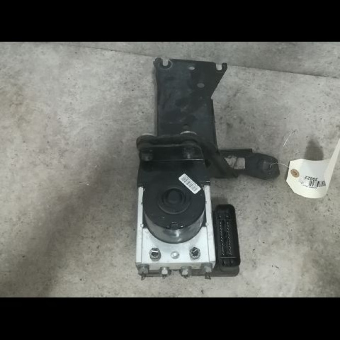 Unité hydraulique ABS occasion RENAULT TWINGO II Phase 1 06-2007->11-2011 1.2i 16v 75ch 8201078284 2