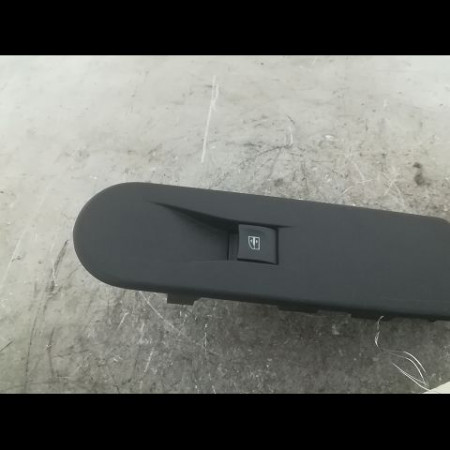 Commande lève-glace porte avant droite occasion RENAULT CLIO IV Phase 1 07-2012->... 0.9 TCE 90ch 254218614R
