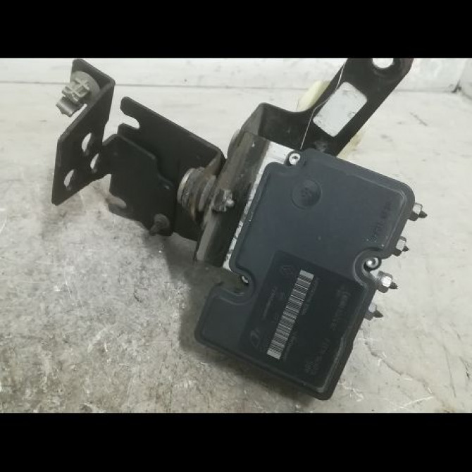 Unité hydraulique ABS occasion RENAULT TWINGO II Phase 1 06-2007->11-2011 1.5 DCI 65ch 8201078284 2