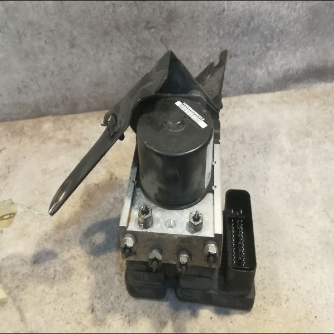 Unité hydraulique ABS occasion RENAULT TWINGO II Phase 1 06-2007->11-2011 1.2i 16v 75ch 8201078284 1