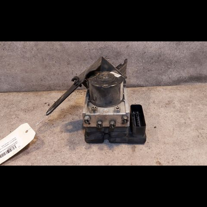 Unité hydraulique ABS occasion RENAULT TWINGO II Phase 1 06-2007->11-2011 1.2i 16v 75ch 8201078284 1