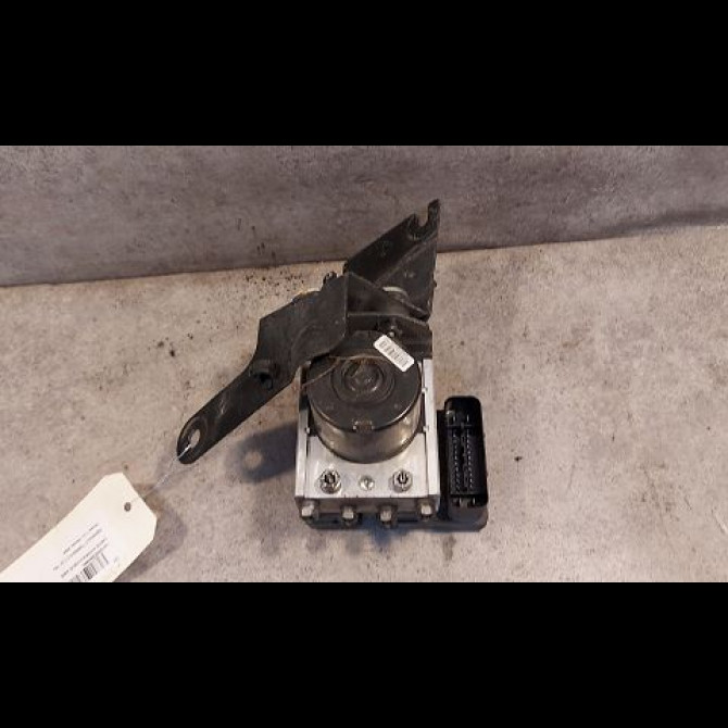 Unité hydraulique ABS occasion RENAULT TWINGO II Phase 1 06-2007->11-2011 1.2i 16v 75ch 8201078284 2