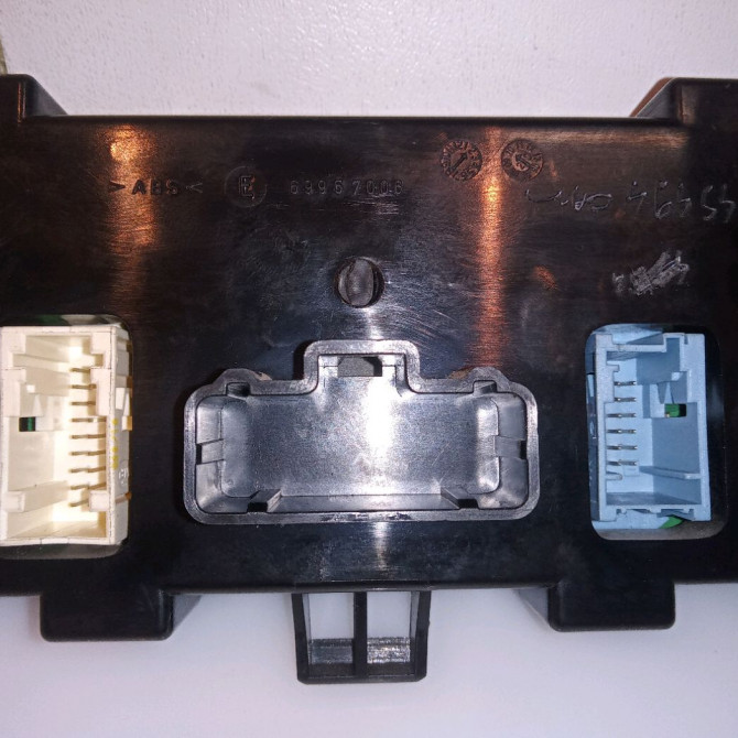 Commande de chauffage occasion RENAULT TWINGO II Phase 1 06-2007->11-2011 1.2i 16v 75ch 8200534084 3