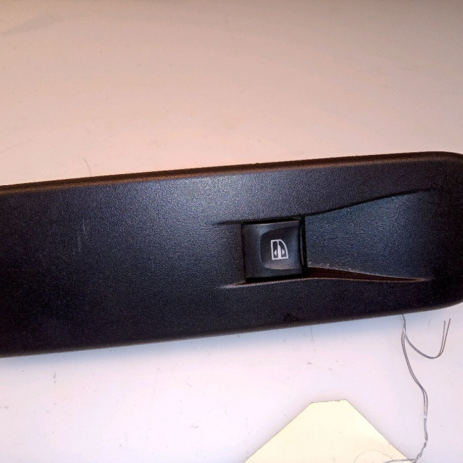 Commande lève-glace porte avant droite occasion RENAULT CLIO IV Phase 1 07-2012->... 1.5 DCI 90ch 254218614R 1
