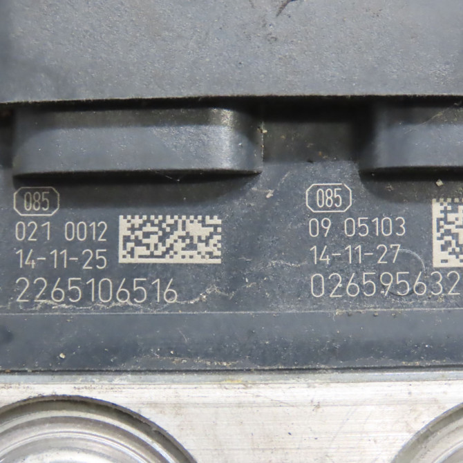 Unité hydraulique ABS occasion RENAULT TWINGO III Phase 1 06-2014->... 0.9 TCE 12v 90ch 476609516R 4