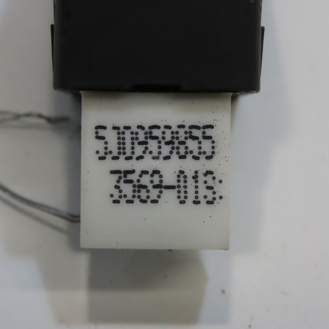 Commande lève-glace porte avant droite occasion SKODA FABIA II Phase 1 05-2007->03-2010 1.4 TDI 80ch 3