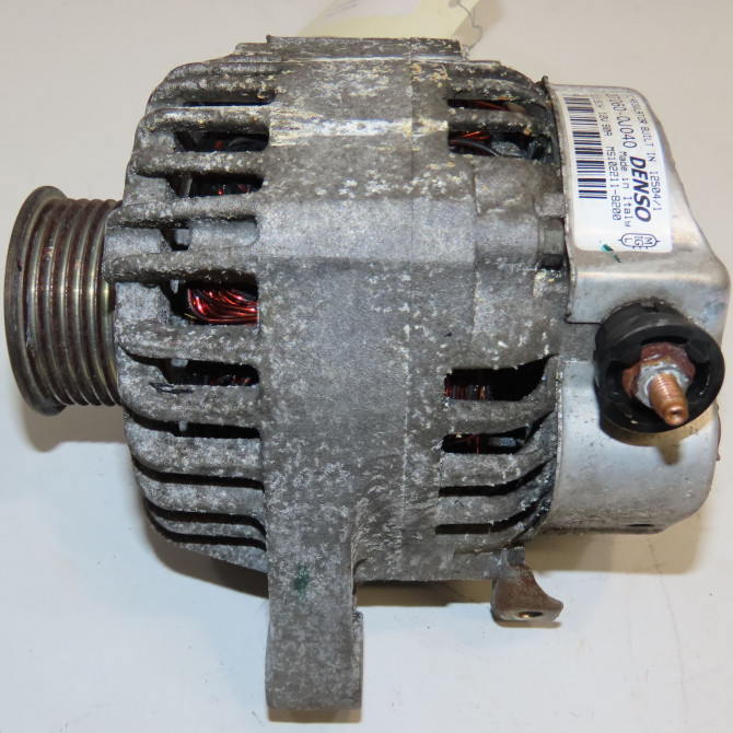 Alternateur occasion TOYOTA YARIS I Phase 2 03-2003->12-2005 1.3i 87ch 270600J040 4