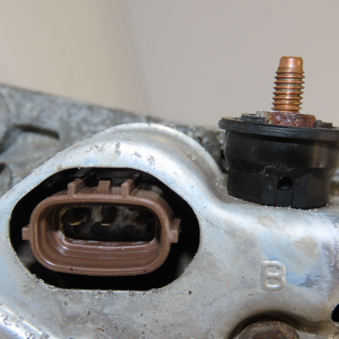 Alternateur occasion TOYOTA YARIS I Phase 2 03-2003->12-2005 1.3i 87ch 270600J040 5