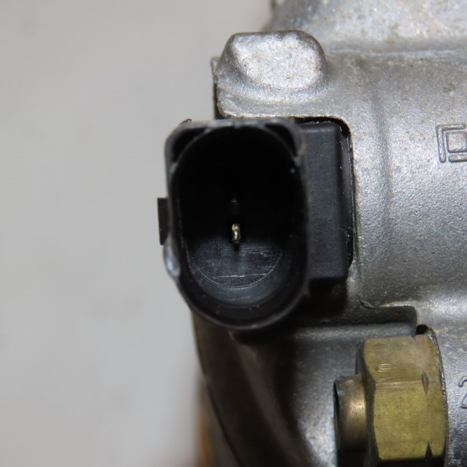 Compresseur air conditionne occasion VOLKSWAGEN GOLF VI Phase 1 10-2008->04-2013 1.6 TDI 105ch 4