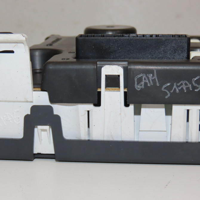 Compteur occasion RENAULT MODUS Phase 2 01-2008->12-2012 1.2 TCE 16v 100ch 8200668077 4