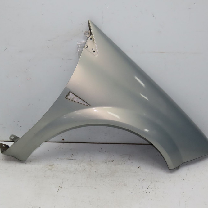 Aile avant droite occasion RENAULT MEGANE II Phase 1 09-2003->12-2005 1.6 16v 7701477187 1