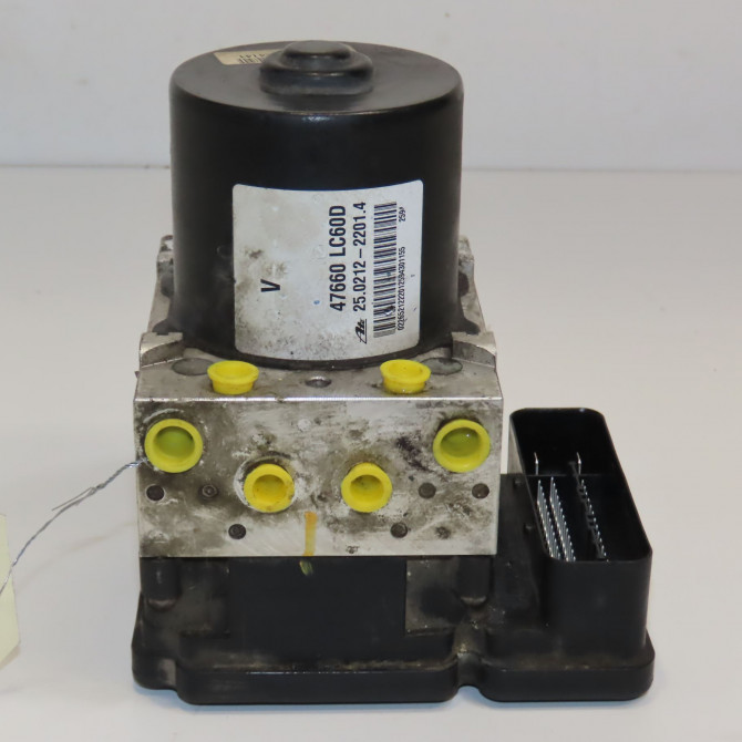 Unité hydraulique ABS occasion RENAULT MAXITY 2