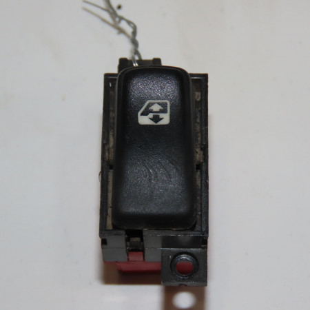 Commande lève-glace porte avant droite occasion RENAULT SAFRANE Phase 2 09-1996->08-2000 2.2 DT 7700412747