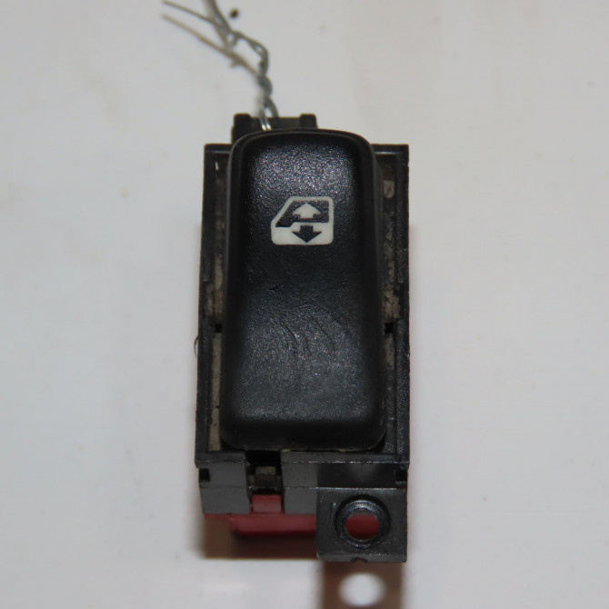 Commande lève-glace porte avant droite occasion RENAULT SAFRANE Phase 2 09-1996->08-2000 2.2 DT 7700412747 1
