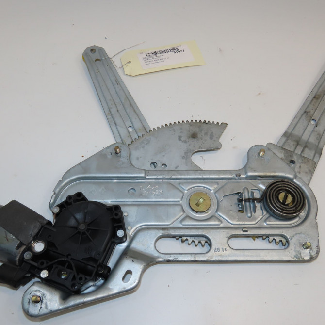Mecanisme + moteur lève-glace avant droit occasion RENAULT SAFRANE Phase 2 09-1996->08-2000 2.2 DT 7700809802 1