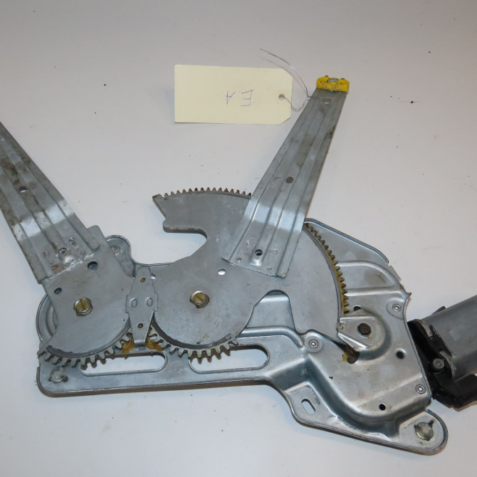 Mecanisme + moteur lève-glace avant droit occasion RENAULT SAFRANE Phase 2 09-1996->08-2000 2.2 DT 7700809802 2