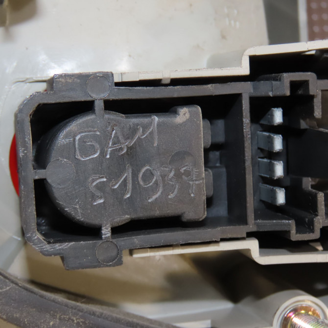 Feu arrière gauche occasion RENAULT SAFRANE Phase 2 09-1996->08-2000 2.2 DT 7701042481 4