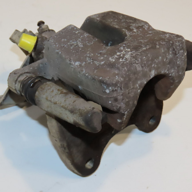 Etrier de frein arrière gauche occasion RENAULT SCENIC II Phase 1 03-2004->09-2006 1.9 DCI 120ch 7701208256 1