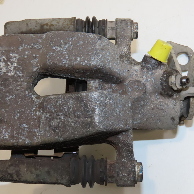 Etrier de frein arrière gauche occasion RENAULT SCENIC II Phase 1 03-2004->09-2006 1.9 DCI 120ch 7701208256 4