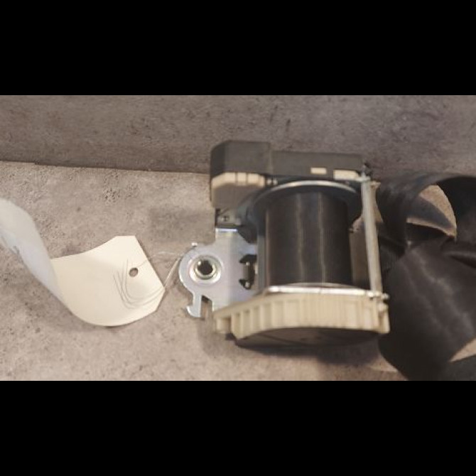 Ceinture arrière droite occasion RENAULT TWINGO II Phase 1 06-2007->11-2011 1.5 DCI 65ch 8200532117 2