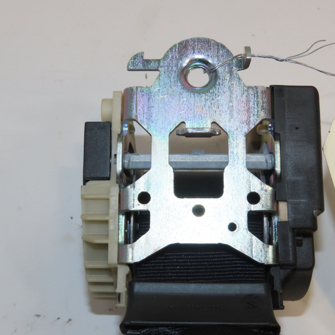 Ceinture arrière gauche occasion RENAULT TWINGO II Phase 1 06-2007->11-2011 1.5 DCI 65ch 8200813033 3