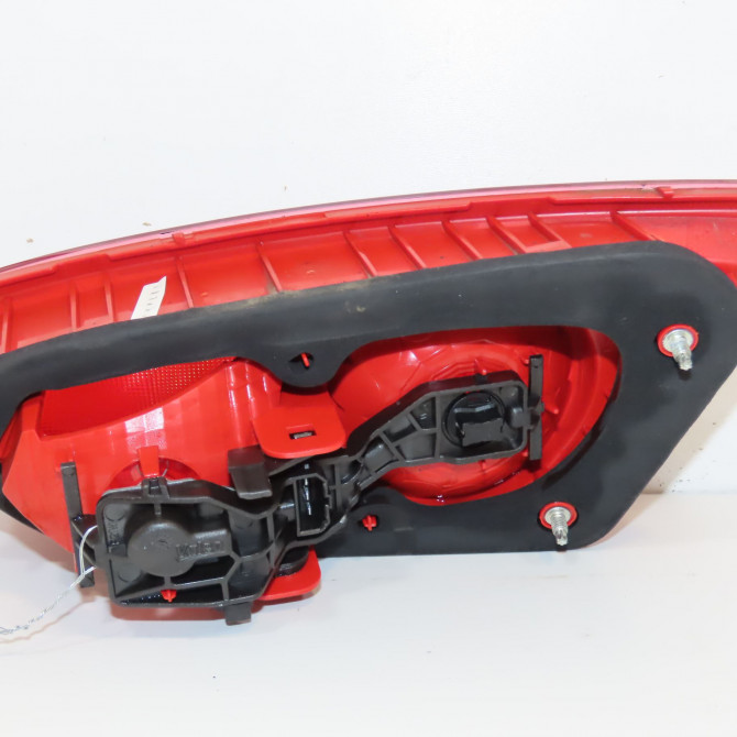 Feu arrière interieur gauche occasion SEAT LEON II Phase 2 05-2009->09-2012 1.6 TDI 105ch 1P0945107F 2