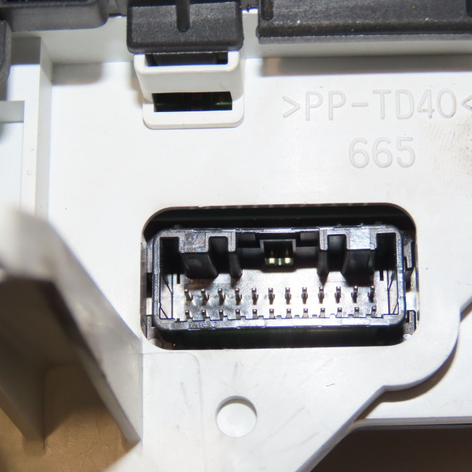 Compteur occasion TOYOTA YARIS II Phase 1 12-2005->11-2009 838000D501 4