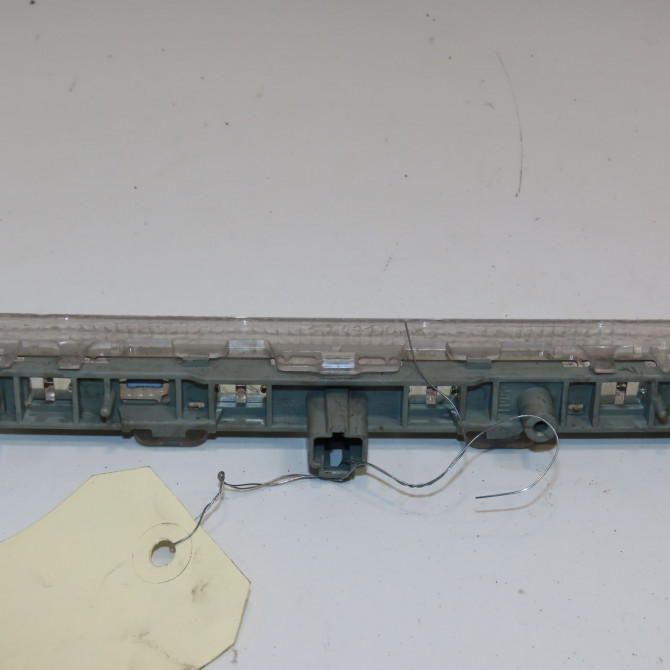 Feux stop supplementaire occasion TOYOTA YARIS II Phase 1 12-2005->11-2009 815700D040 2