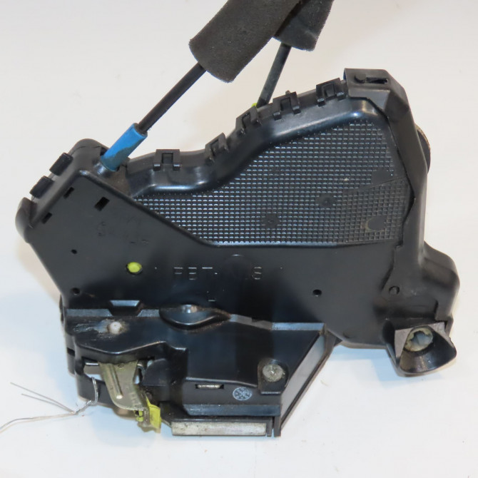 Serrure porte avg occasion TOYOTA 146 Phase 1 04-1995->04-1999 3.0 D-4D 166ch 6904033232 4