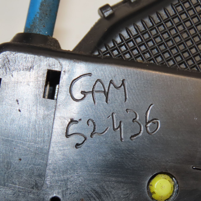 Serrure porte avg occasion TOYOTA 146 Phase 1 04-1995->04-1999 3.0 D-4D 166ch 6904033232 5