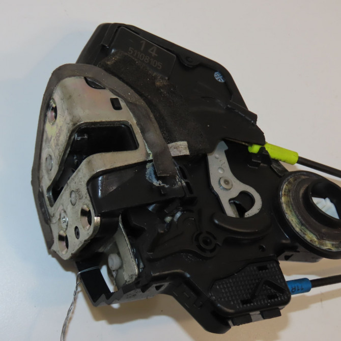 Serrure porte arg occasion TOYOTA 146 Phase 1 04-1995->04-1999 3.0 D-4D 166ch 6906060091 1