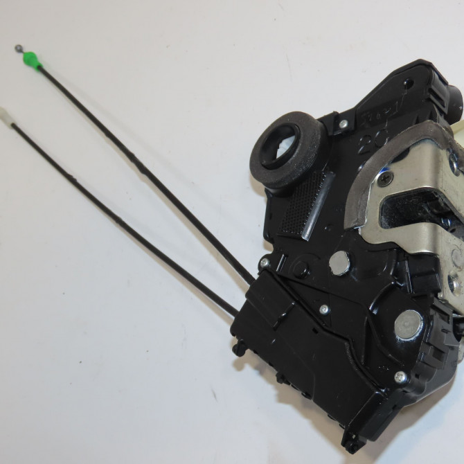 Serrure porte avd occasion TOYOTA YARIS II Phase 1 12-2005->11-2009 690300D140 1