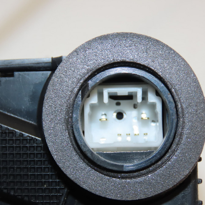 Serrure porte avd occasion TOYOTA YARIS II Phase 1 12-2005->11-2009 690300D140 5