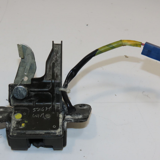 Serrure hayon occasion TOYOTA YARIS II Phase 1 12-2005->11-2009 693500D041 1