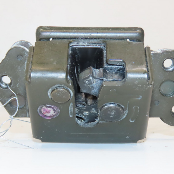 Serrure hayon occasion TOYOTA YARIS II Phase 1 12-2005->11-2009 693500D041 2