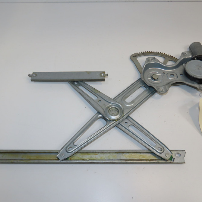 Mecanisme+moteur leve-glace avg occasion TOYOTA YARIS III YARIS III Phase 1 2011-03-01->2015-04-30 698200D440 1